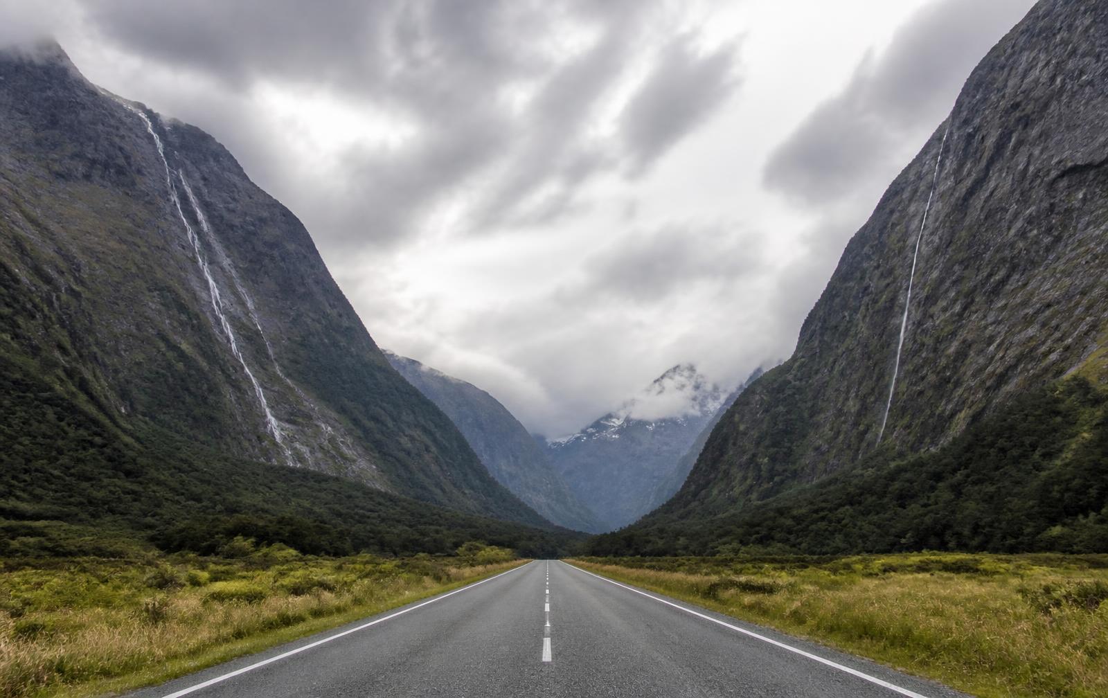 The Milford Road, a driving route through Fiordland, New Zealand